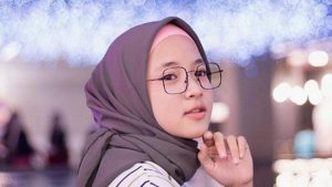 Nissa Sabyan rajin mengunggah tutorial hijab di Tiktok