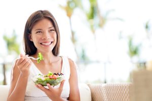Cara meningkatkan sistem imun dengan makanan sehat